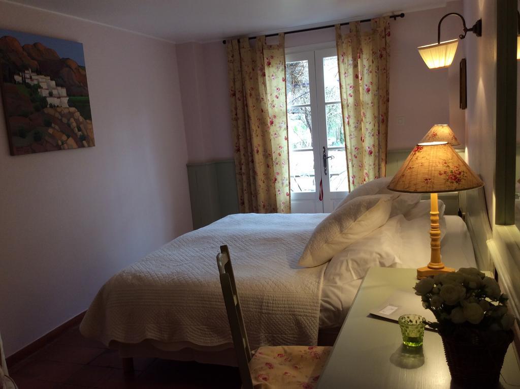 Clos Des Iris Hotel Moustiers-Sainte-Marie Quarto foto